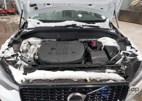 2024 Volvo Xc60 B5 Plus Dark Theme z USA, uszkodzony, nr VIN YV4L12RL2R1825304